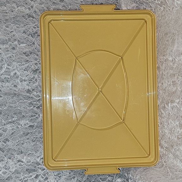 Tupperware: Cake Keeper Container - Picture 3 of 6